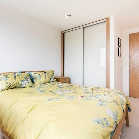1 Bedroom Penthouse Flat In East لندن المظهر الخارجي الصورة