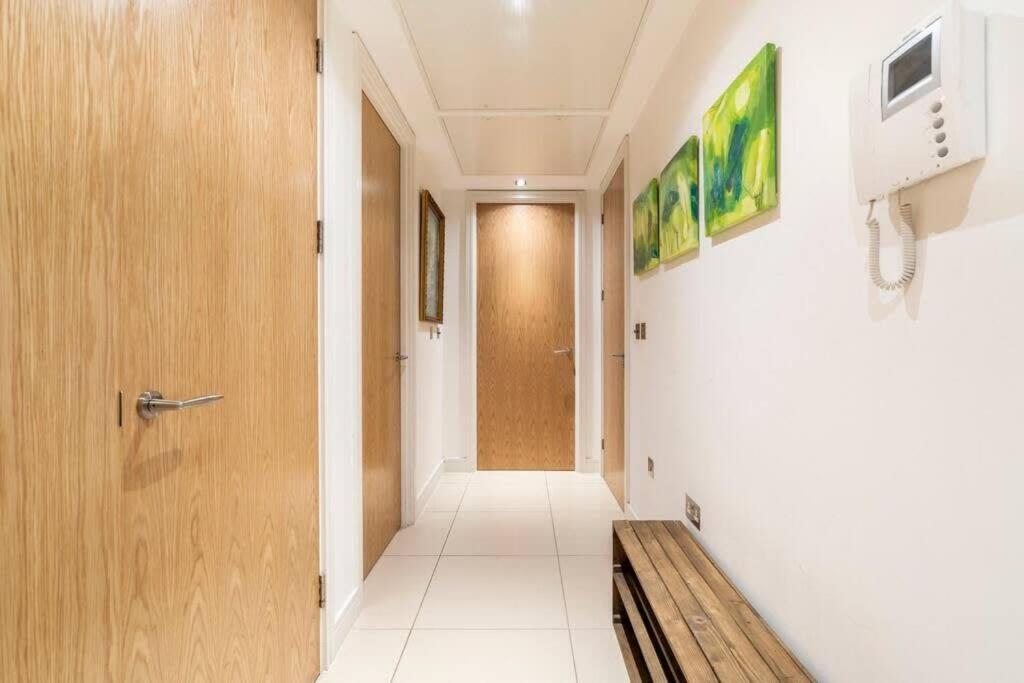 1 Bedroom Penthouse Flat In East لندن المظهر الخارجي الصورة