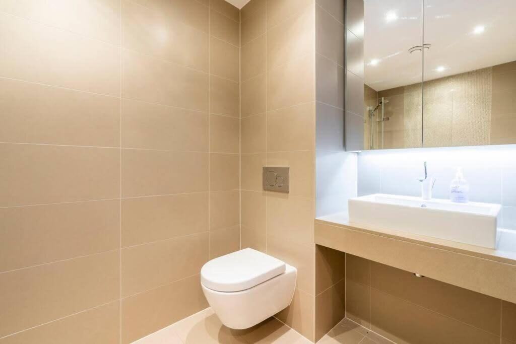 1 Bedroom Penthouse Flat In East لندن المظهر الخارجي الصورة