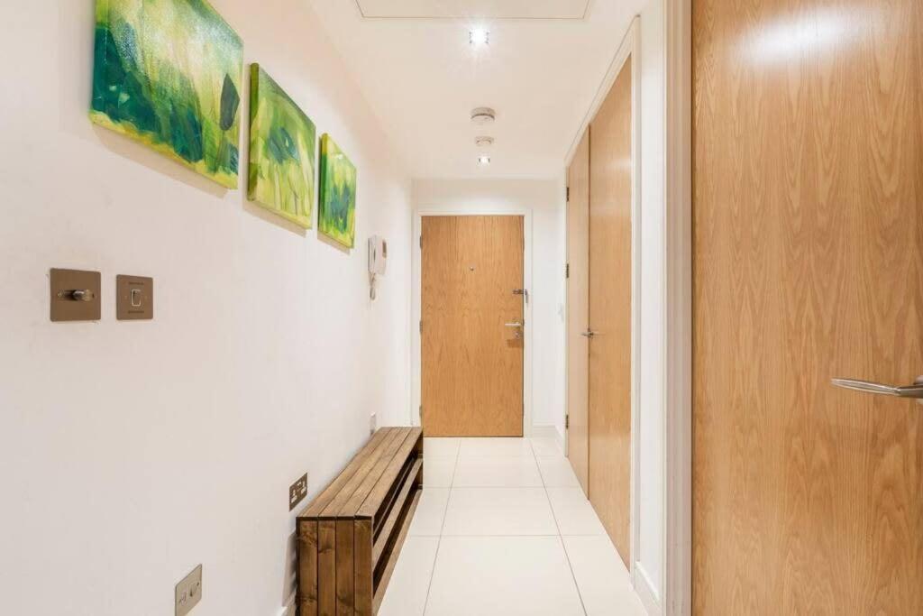 1 Bedroom Penthouse Flat In East لندن المظهر الخارجي الصورة