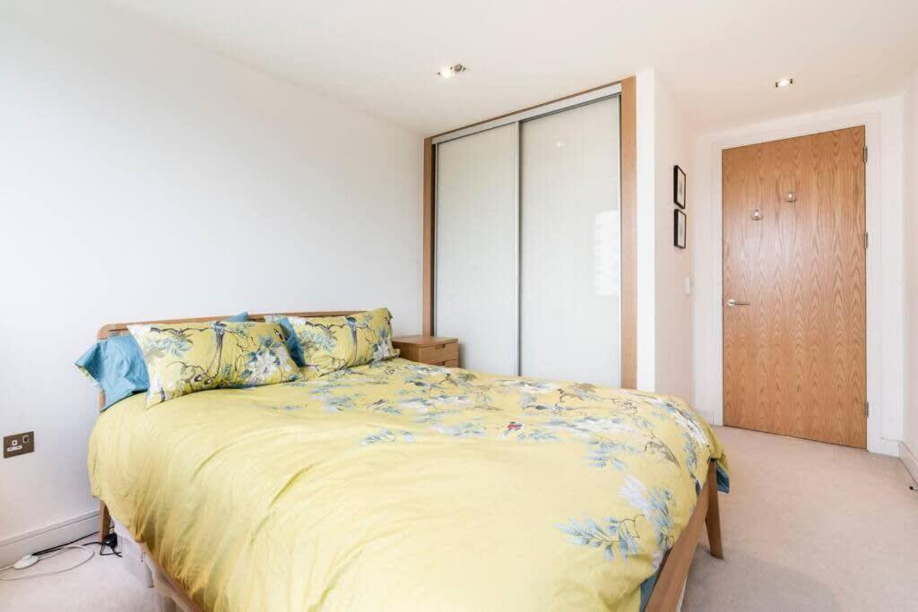 1 Bedroom Penthouse Flat In East لندن المظهر الخارجي الصورة